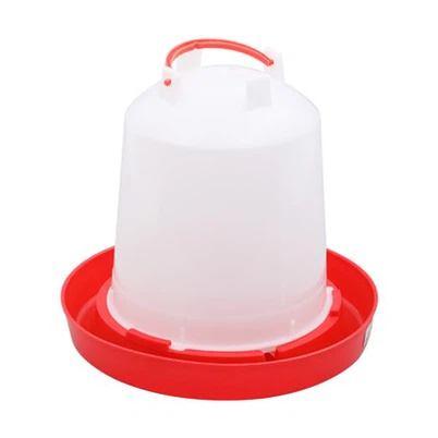 Viseči plastični napajalnik za brojlerje